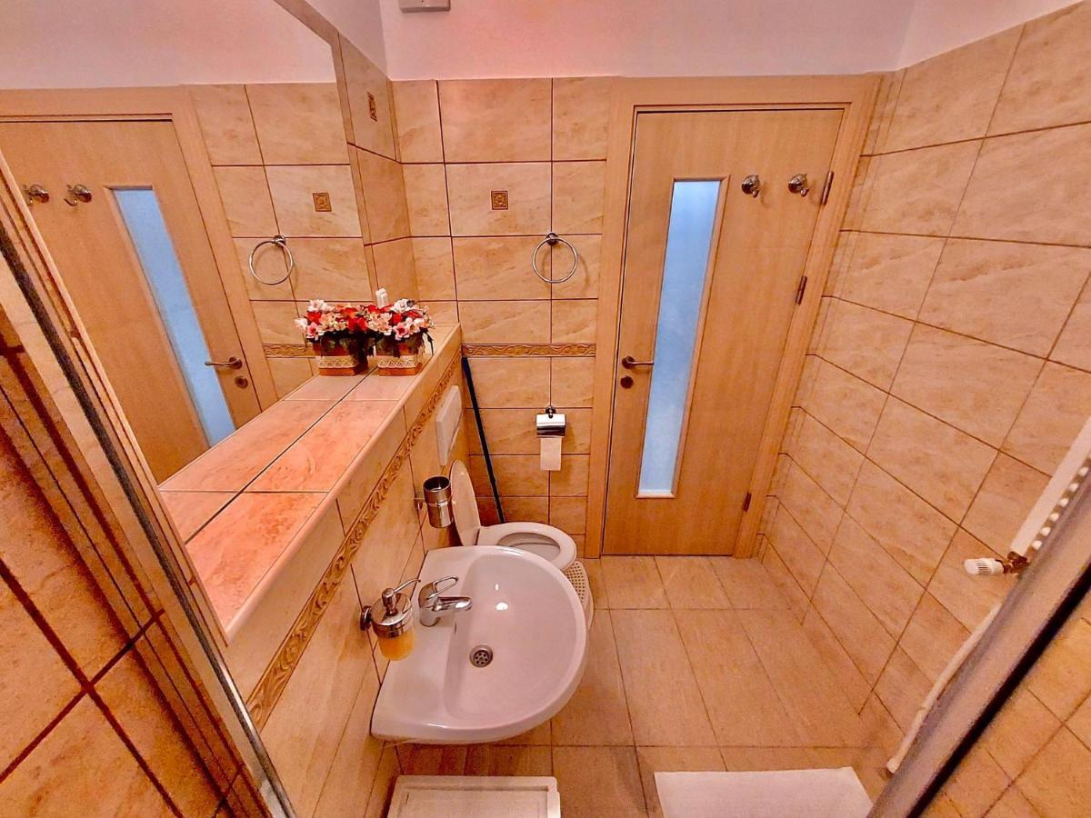 Criss Apartament Sinaia Exterior photo